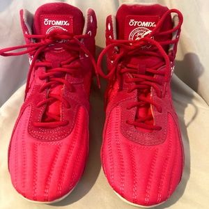 OTOMIX PINK & WHITE STINGRAY GYM SHOE FEMALE, SIZE 8 1/2